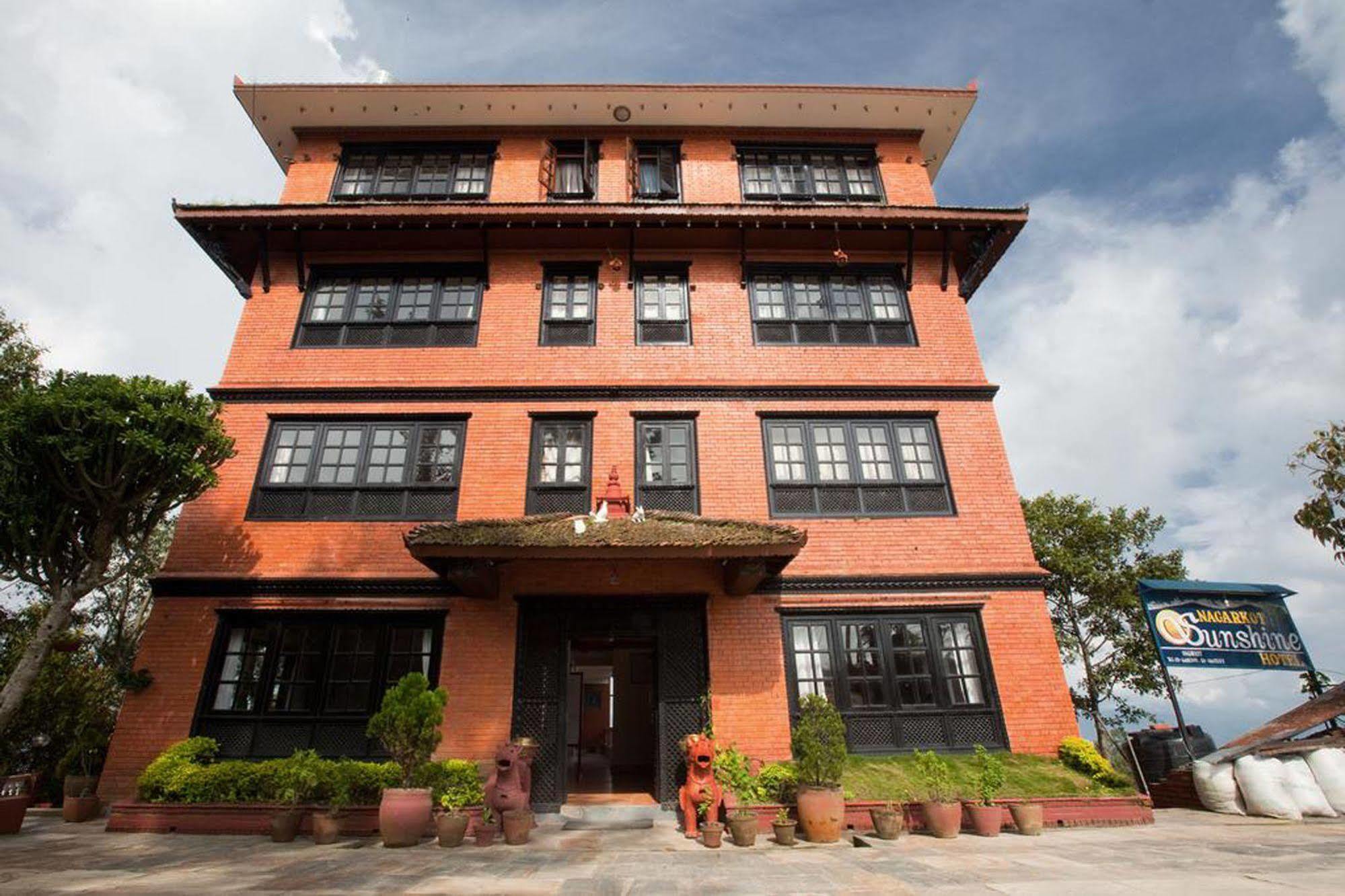纳加尔果德大酒店 Baluwapati Deupur 外观 照片