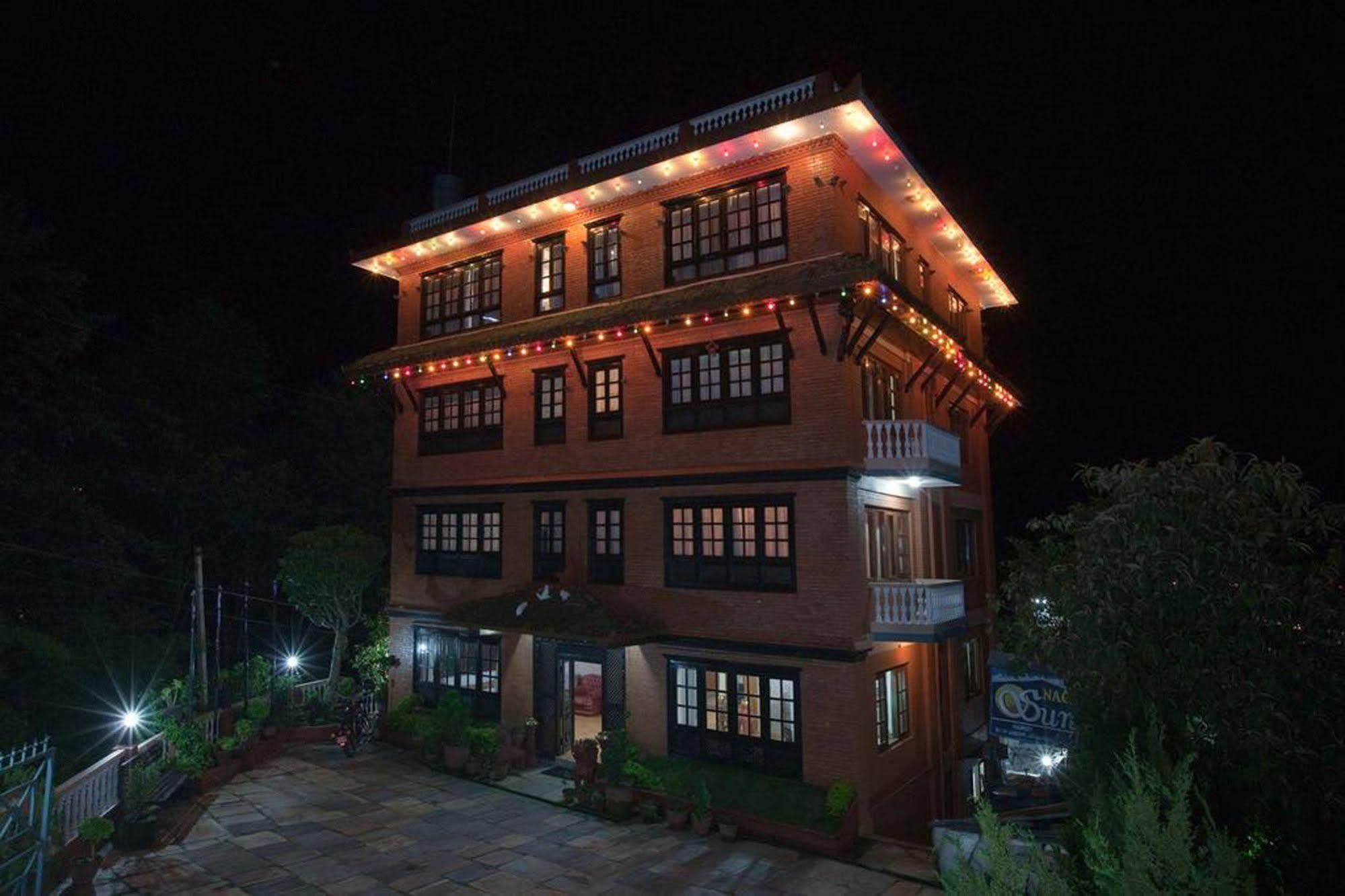 纳加尔果德大酒店 Baluwapati Deupur 外观 照片