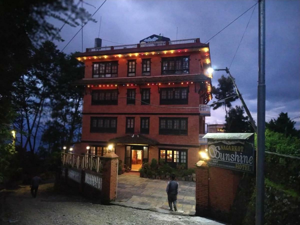 纳加尔果德大酒店 Baluwapati Deupur 外观 照片