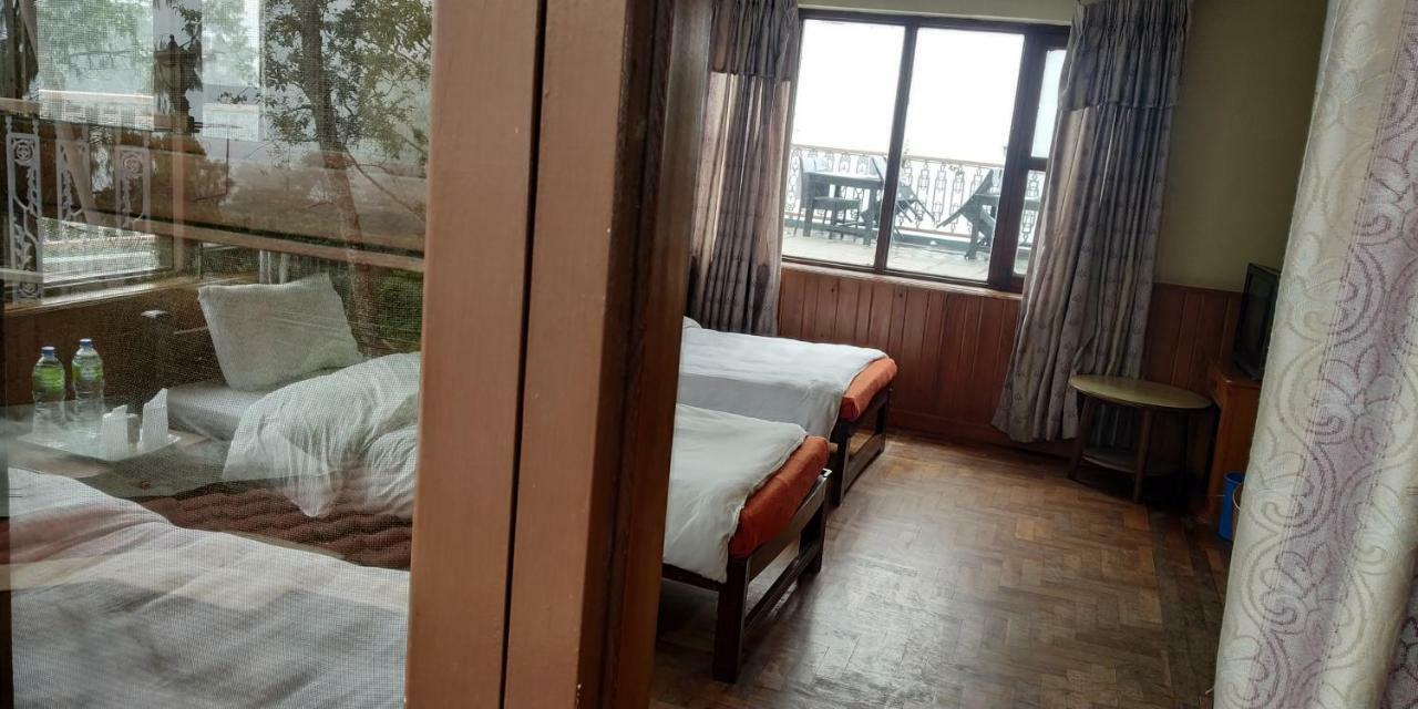 纳加尔果德大酒店 Baluwapati Deupur 外观 照片