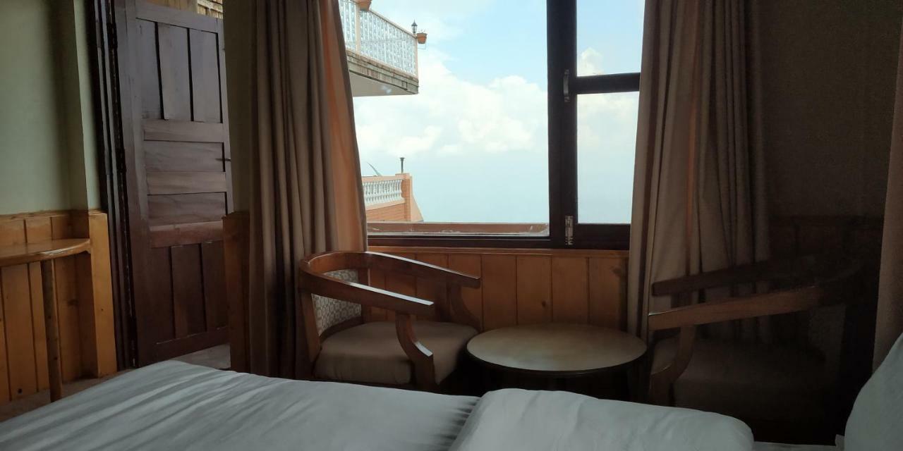 纳加尔果德大酒店 Baluwapati Deupur 外观 照片